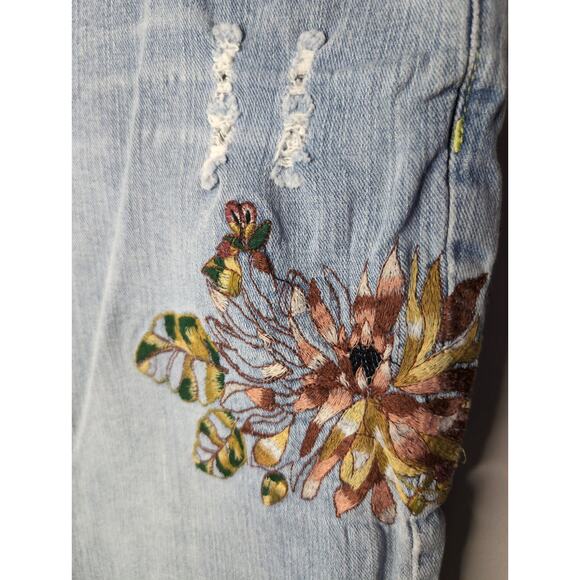 LA Blues dusty floral butterfly embroidered accent light denim jeans 12 - Picture 4 of 9